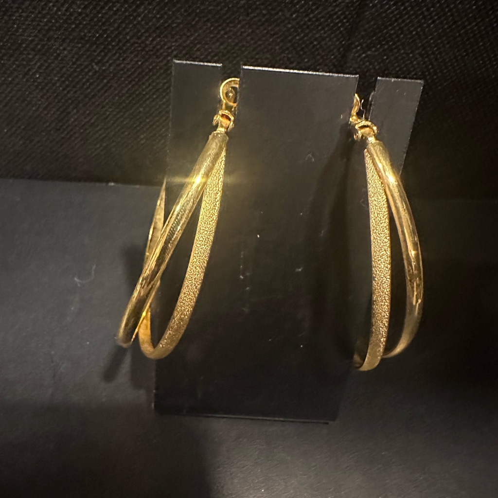Elegant Gold Hoop Earrings 10$